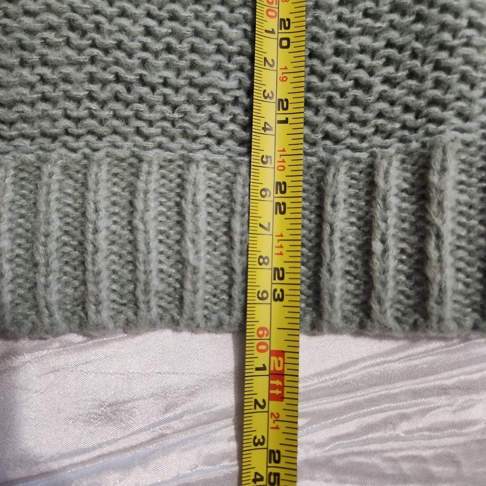 Women's V-Neck Knit Sweater - Green Size Large - Picture 9 of 9